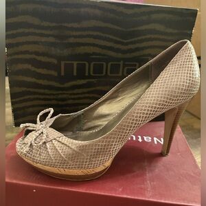 Moda Peeptoe Heels. Size 9.5